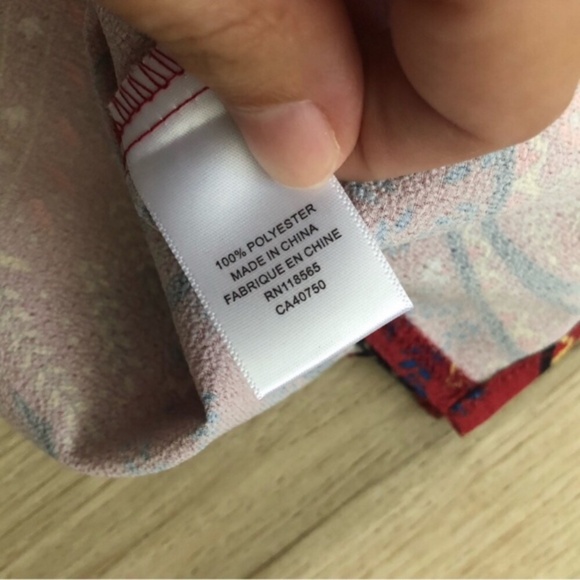 Elegant Paisley Ruffle Blouse - Picture 4 of 7